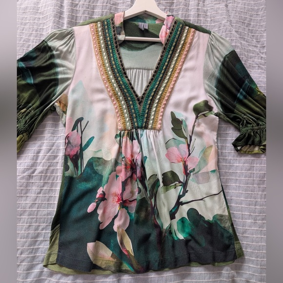 Anthropologie Green Floral Top NWOT - Picture 1 of 3
